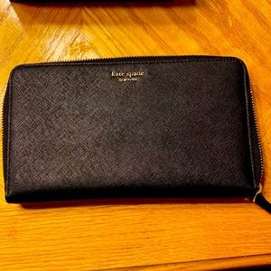 Kate Spade NWT travel wallet